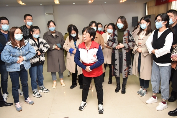 淮南市2020年度新录用公务员接受应急救护培训13