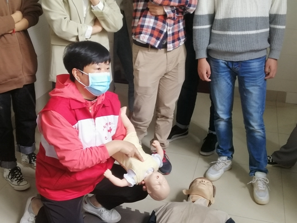 淮南市2020年度新录用公务员接受应急救护培训14