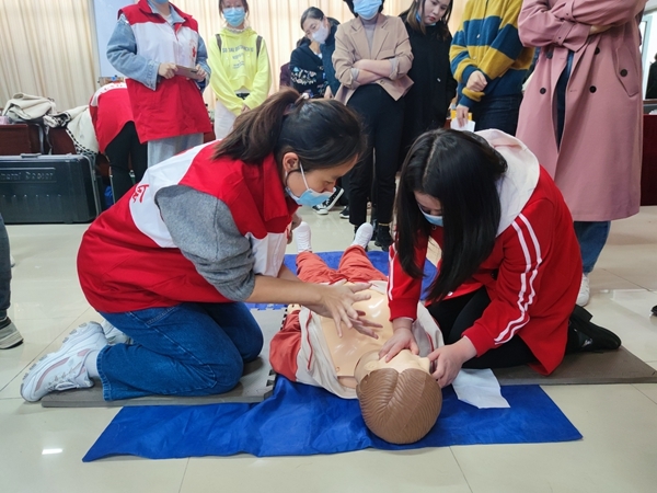 淮南市2020年度新录用公务员接受应急救护培训21