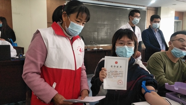 一帮好人点亮这里的生命火种8