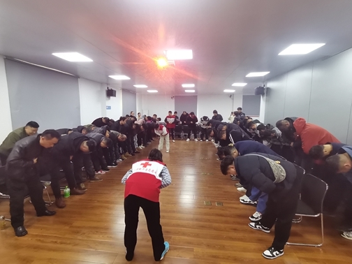 市红十字会送训上门，公交司机增系“安全带” 