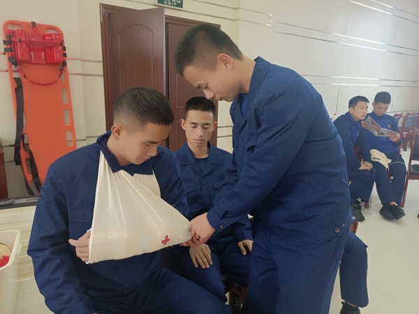 淮南市红十字会为消防新员培训应急救护22