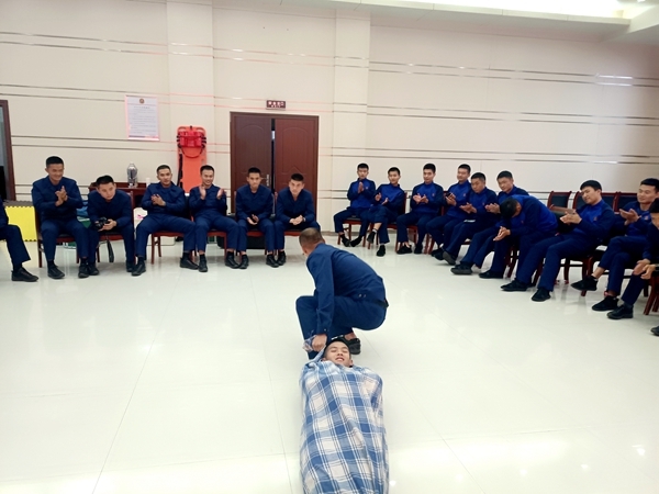 淮南市红十字会为消防新员培训应急救护23