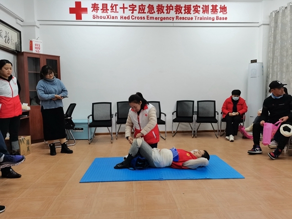 淮南寿县红十字救援队完成救护员培训2