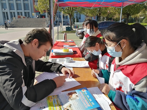 淮南市红十字会持续开展献血采样2