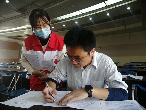淮南市红十字会持续开展献血采样35